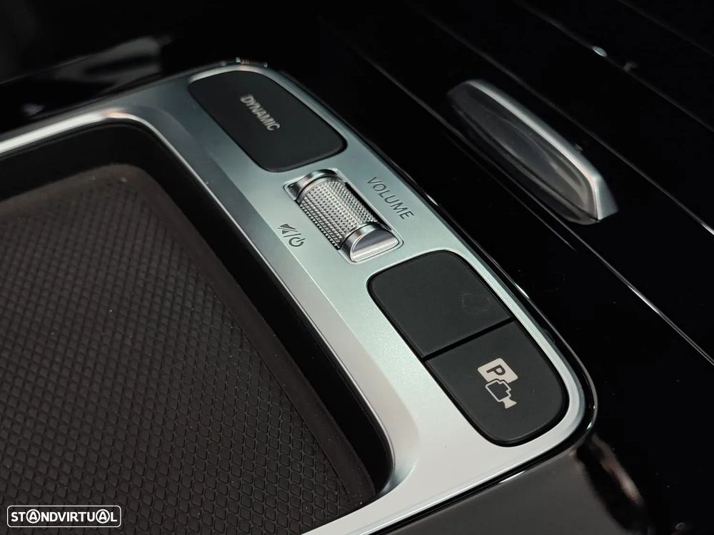 Mercedes-Benz CLA 250 e Shooting Brake AMG Line - 37