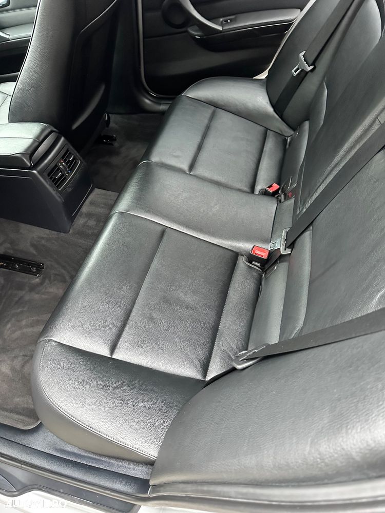 BMW Seria 3 320d xDrive Aut. Edition Exclusive - 9