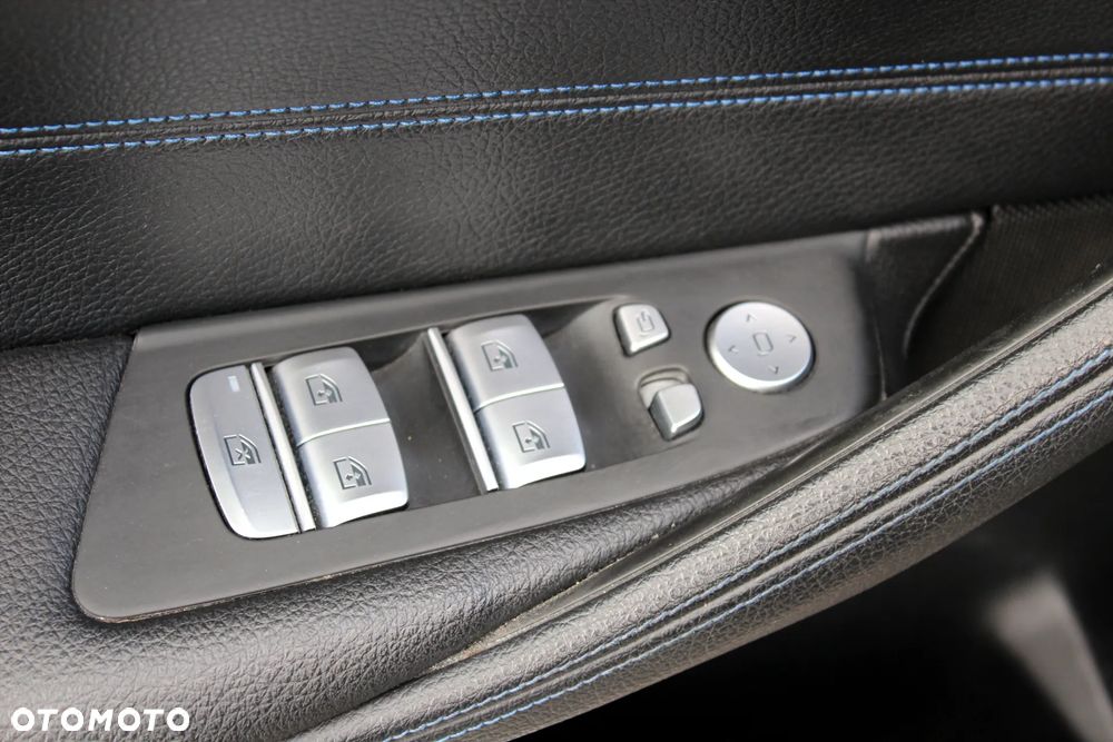 BMW Seria 5 520d xDrive M Sport sport - 36