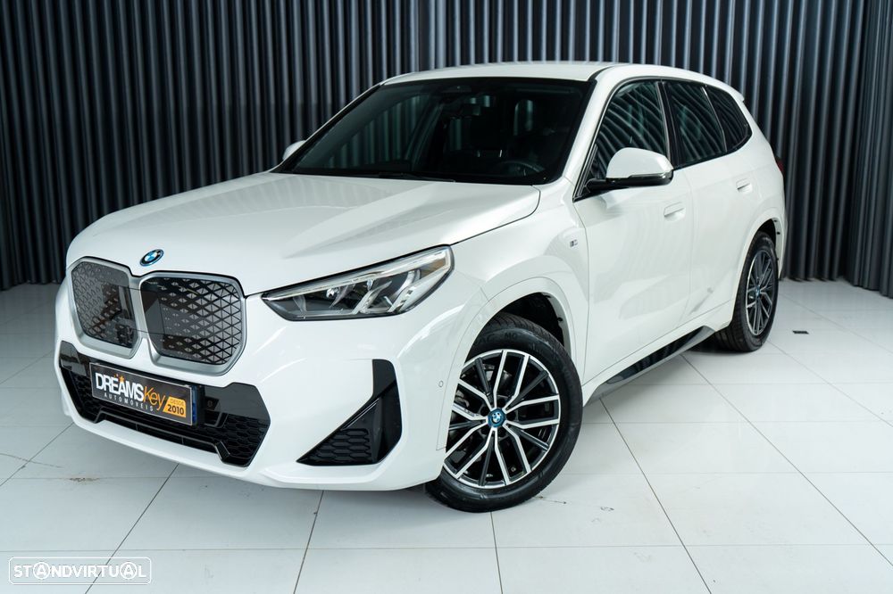 BMW iX1 eDrive20 Pack Desportivo M - 2