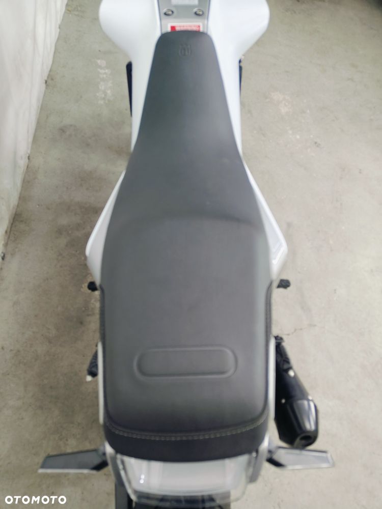 Husqvarna Vitpilen - 12