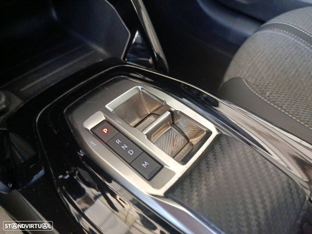 Peugeot 208 1.2 PureTech Allure EAT8 - 21