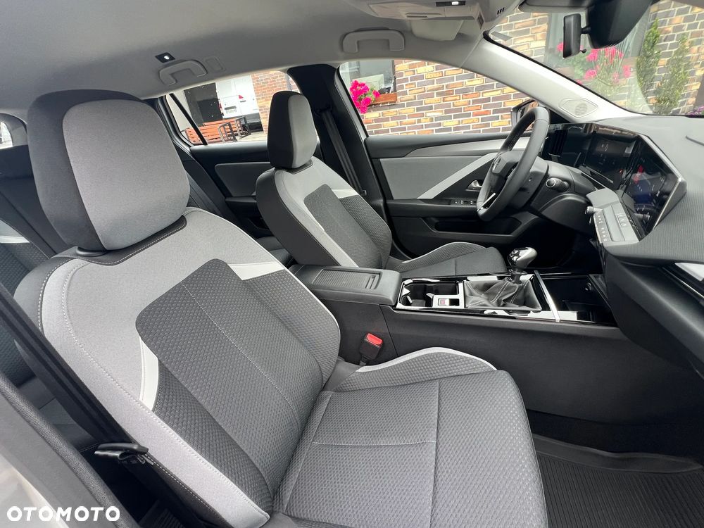 Opel Astra 1.2 T S&S - 10