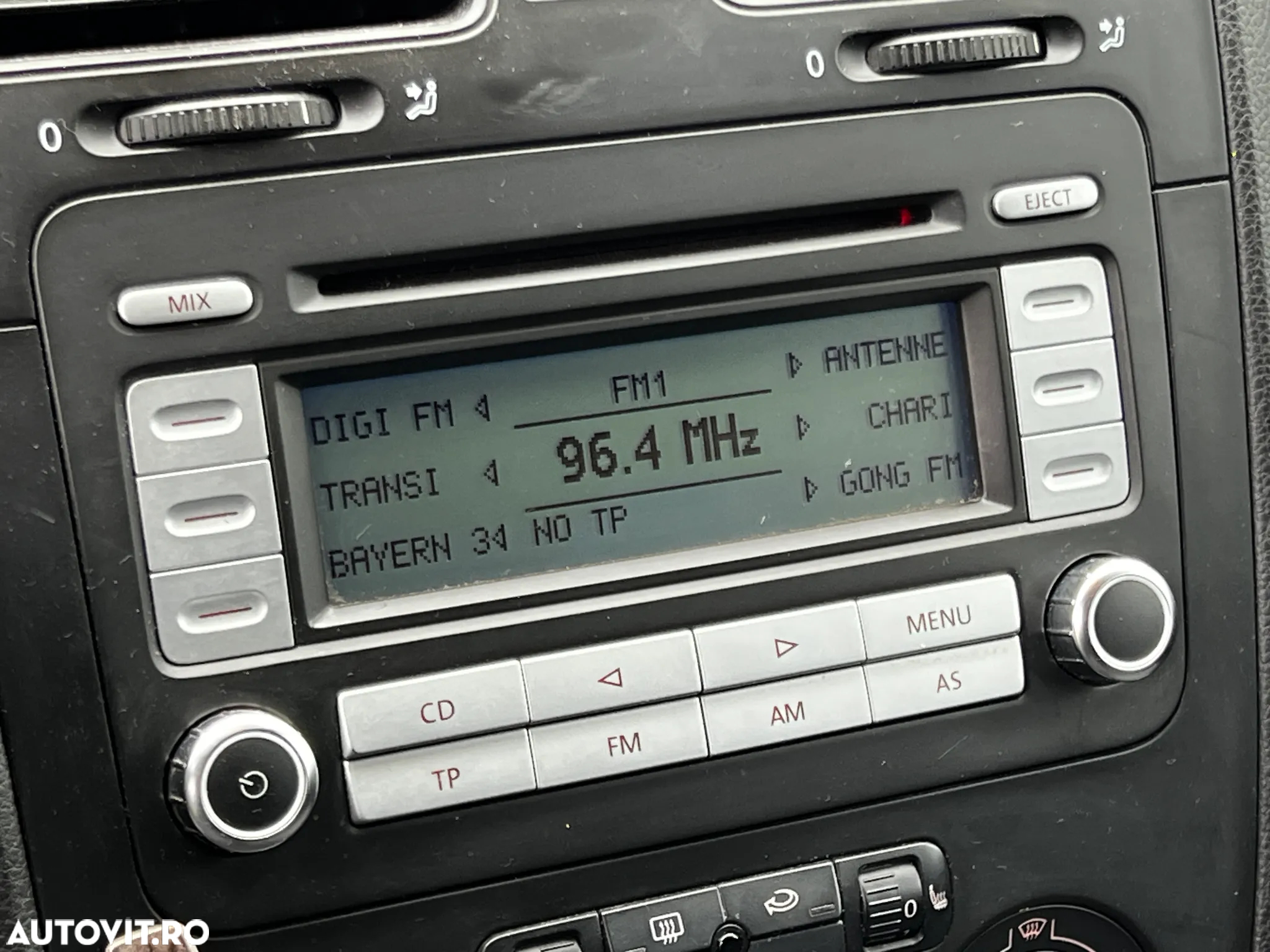 Volkswagen Jetta 1.6 FSI Comfortline - 16