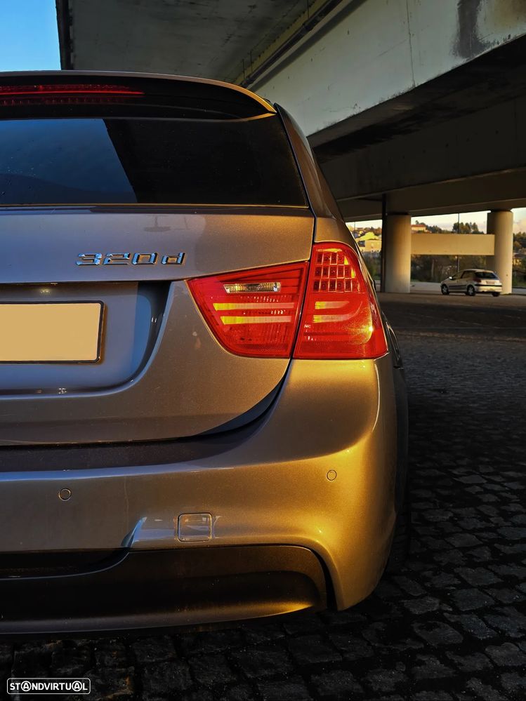 BMW 320 d Touring Auto - 16