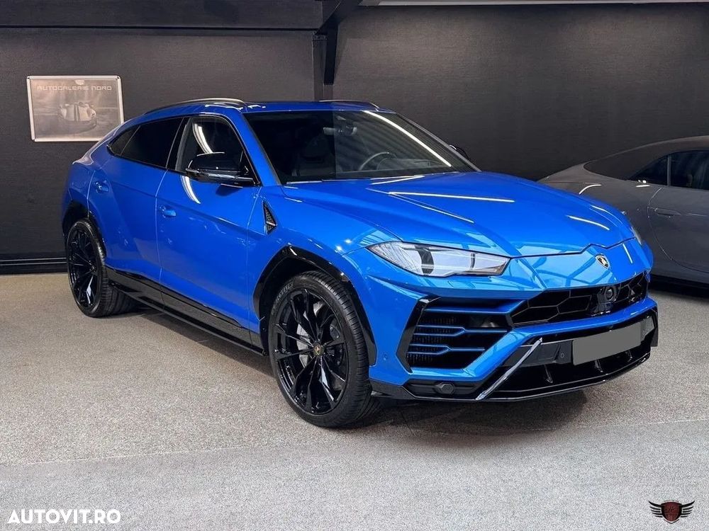 Lamborghini URUS Standard - 2