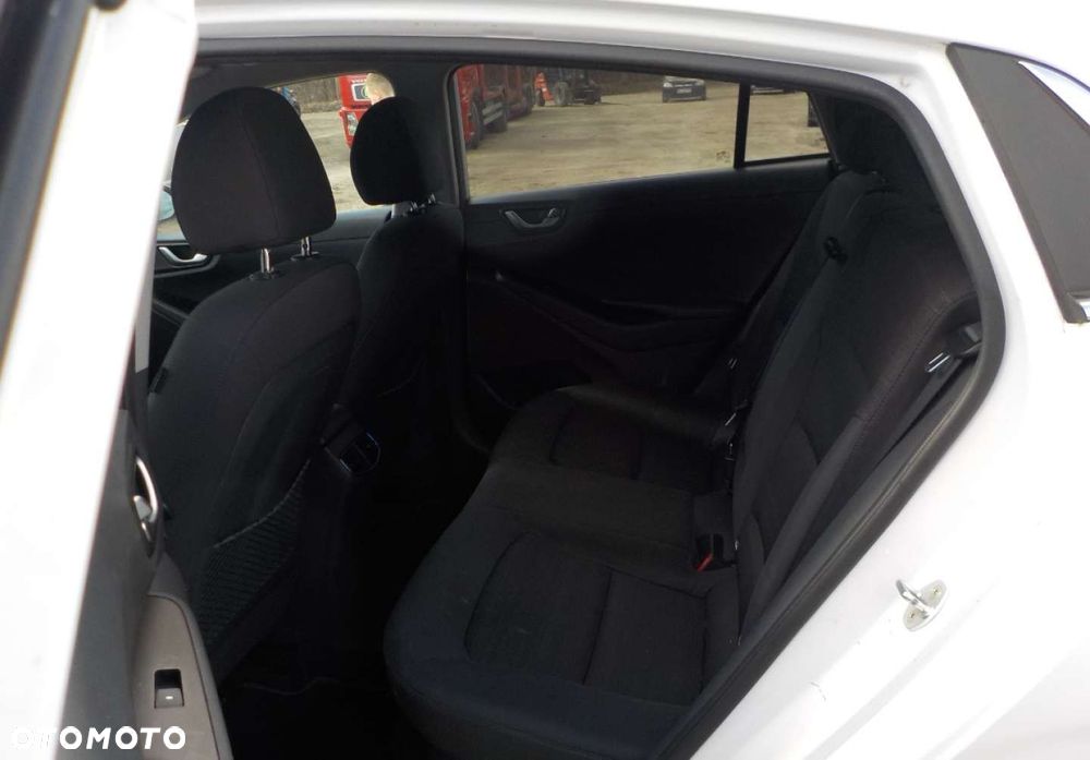 Hyundai IONIQ - 26