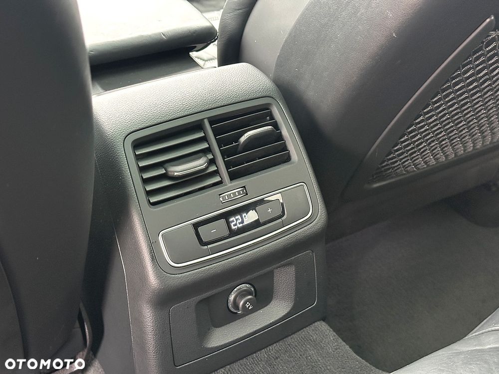 Audi RS4 Limousine - 36