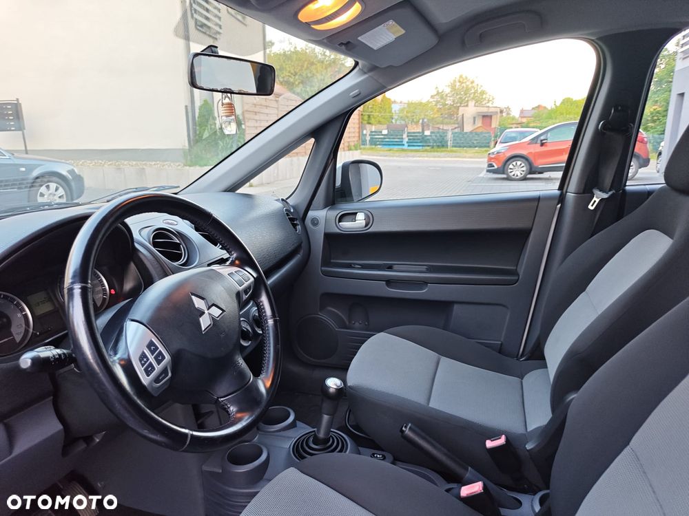 Mitsubishi Colt 1.3 Invite Edition Gold - 25