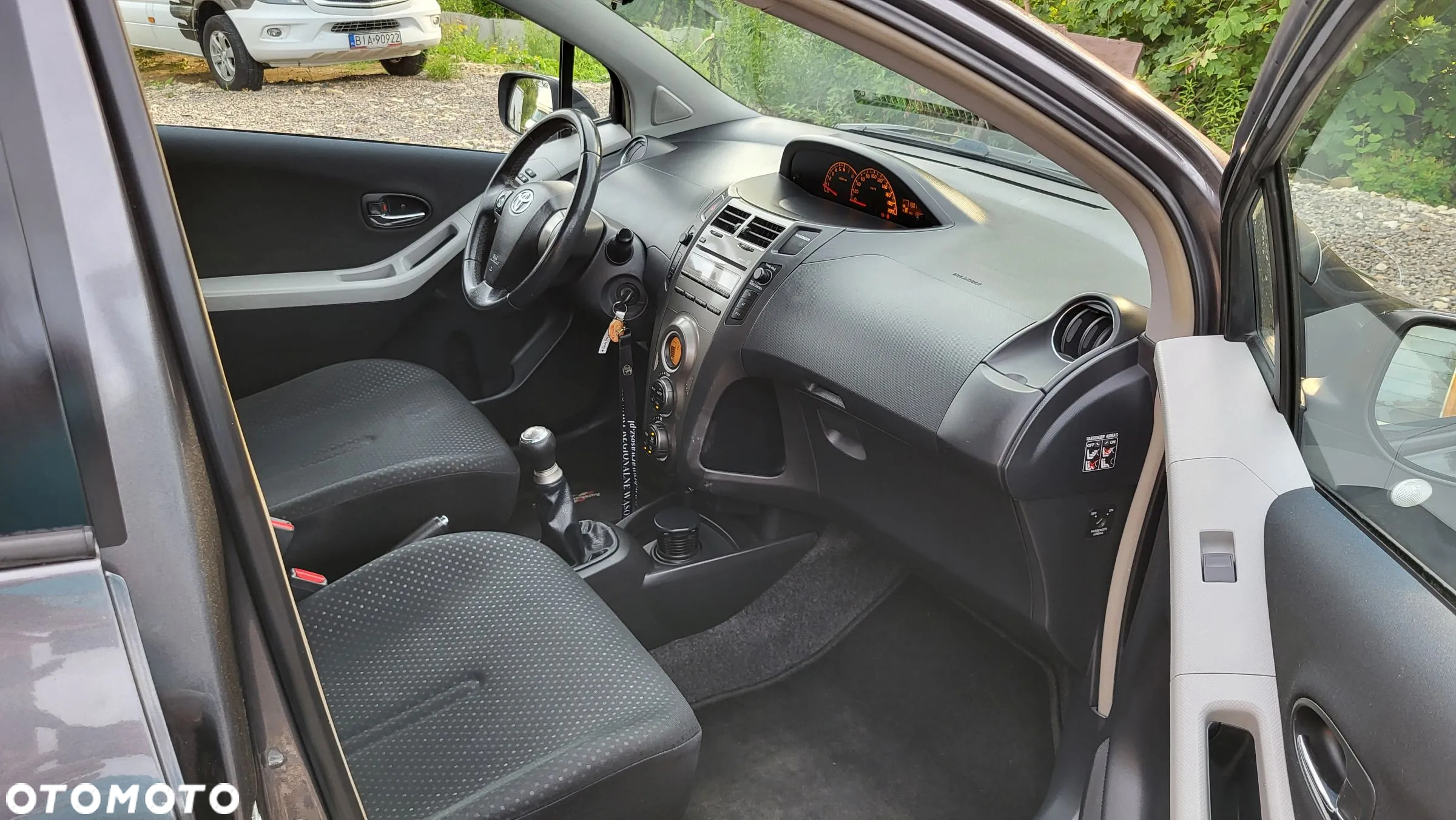 Toyota Yaris 1.0 Premium - 19