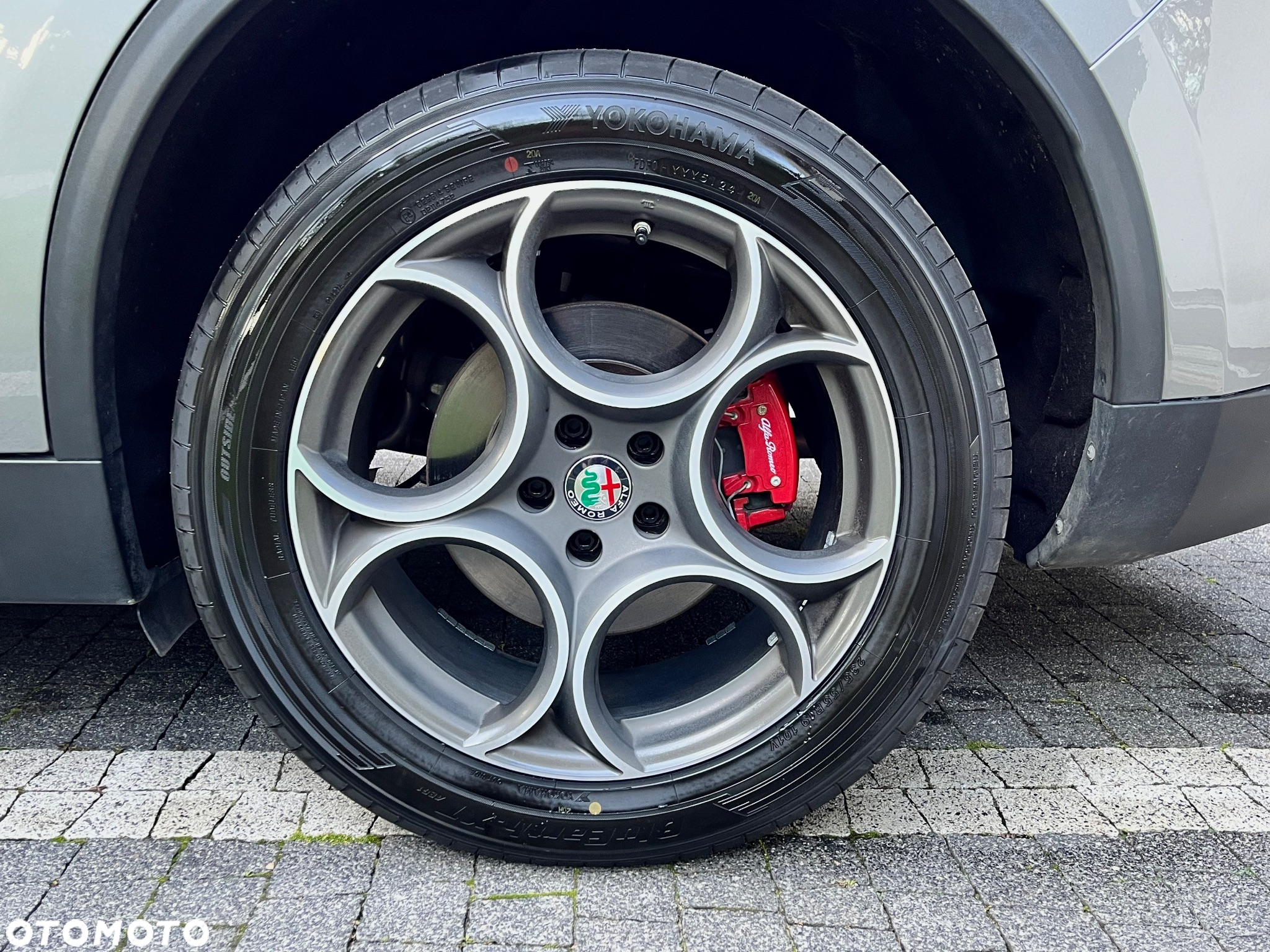 Alfa Romeo Stelvio 2.0 Turbo 16V AT8-Q4 Ti - 26
