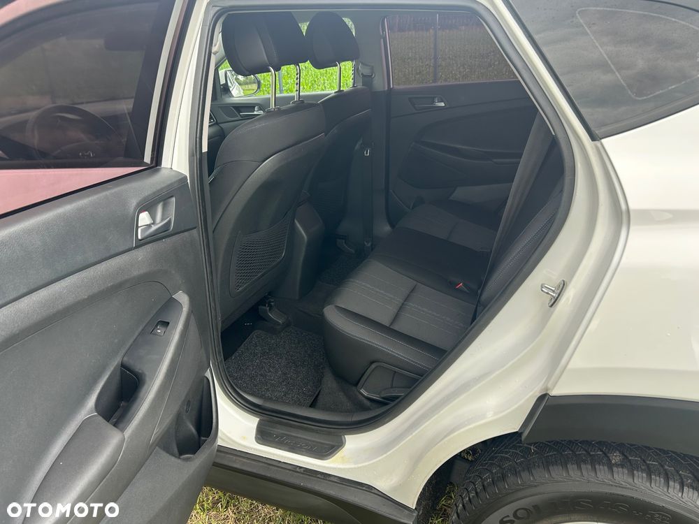 Hyundai Tucson 1.6 GDi 2WD Select - 24