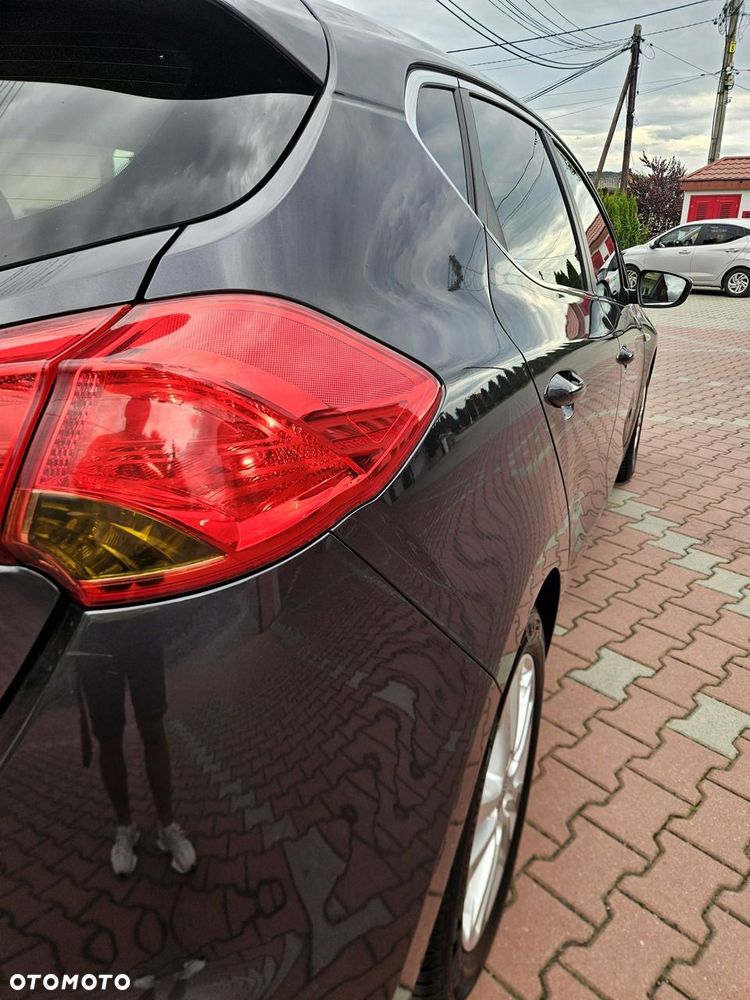 Kia Ceed 1.6 GDI ISG Dream-Team Edition - 16