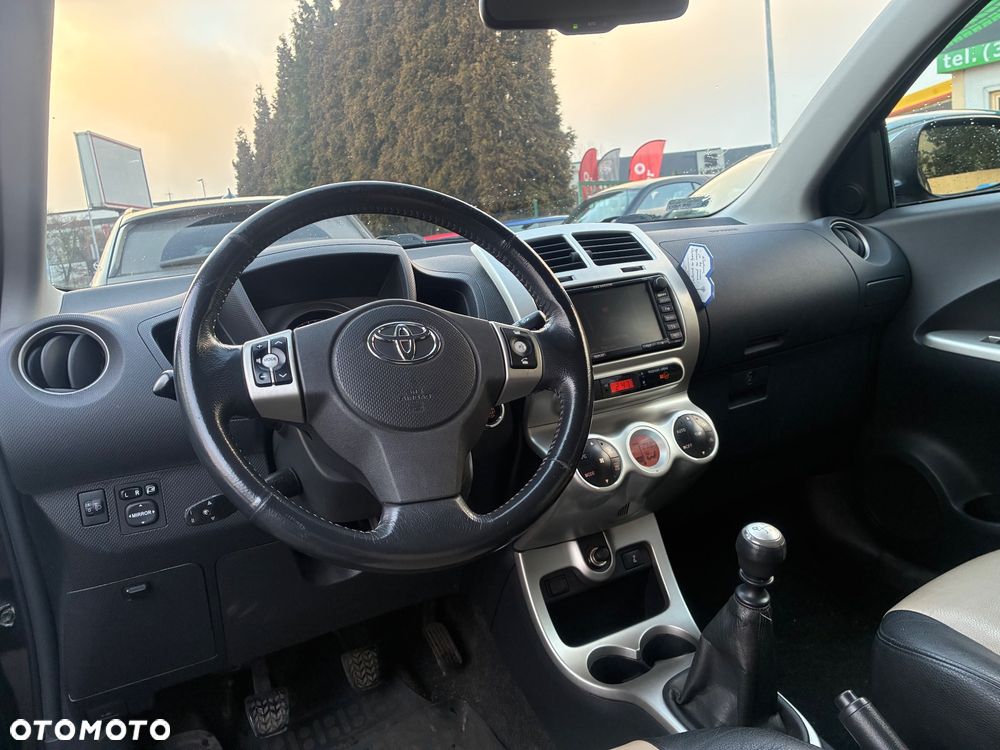 Toyota Urban Cruiser - 9