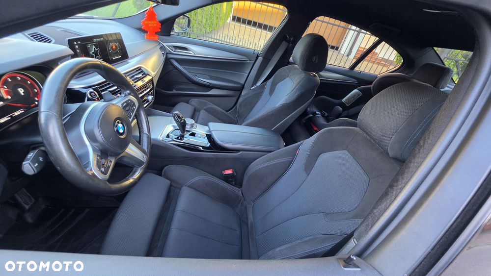 BMW Seria 5 520d M Sport - 11