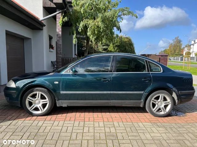 Volkswagen Passat 1.6 Comfortline - 6