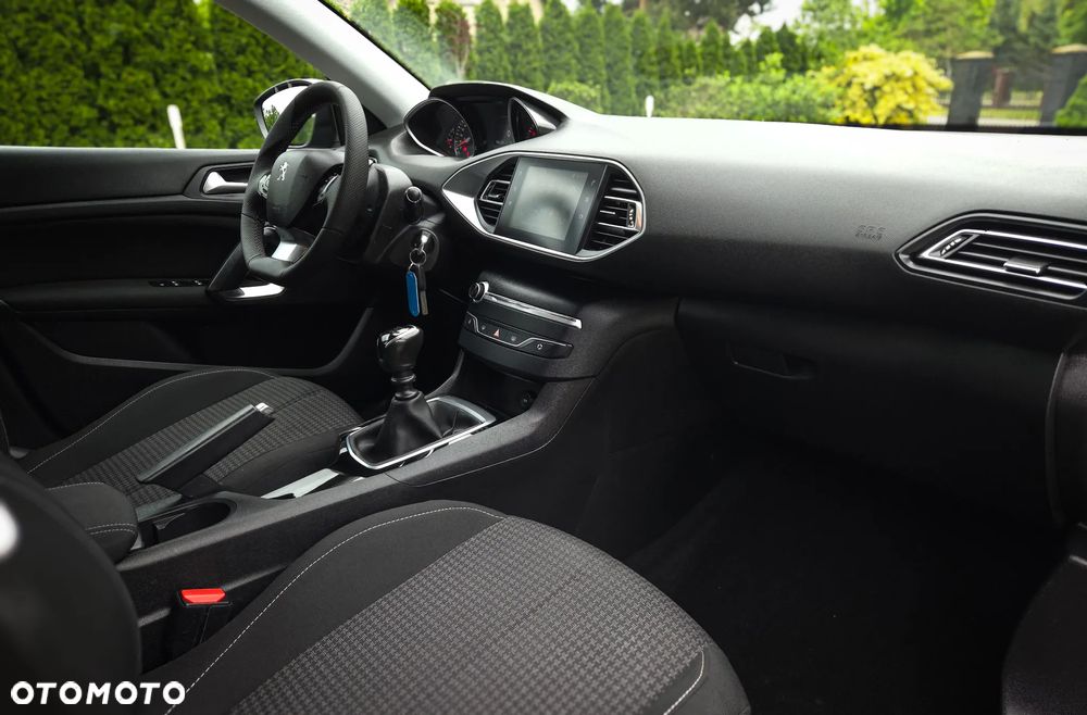 Peugeot 308 BlueHDi 130 Stop & Start Active Business-Paket - 25