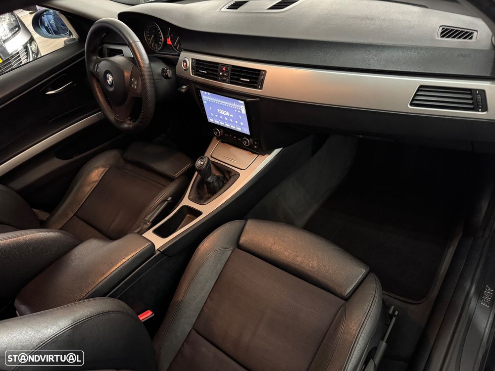 BMW 318 d LifeStyle - 16