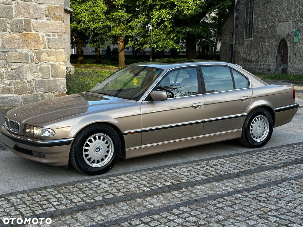 BMW Seria 7 735i - 9