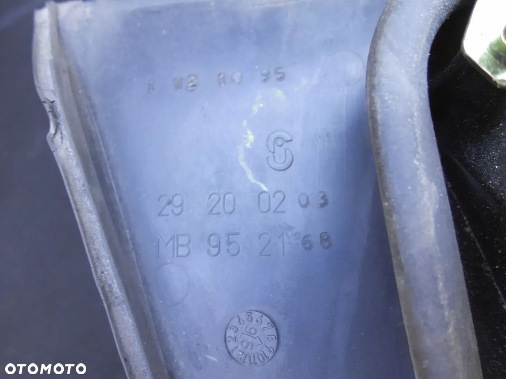 MITSUBISHI CARISMA I LAMPA PRAWA TYLNA PRAWY TYŁ W KLAPĘ 29200203 MB952168 - 4