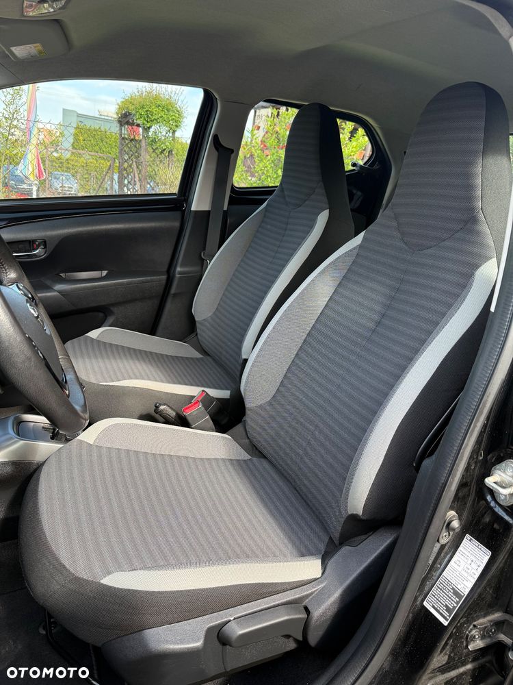 Toyota Aygo x.shift x-play connect - 22