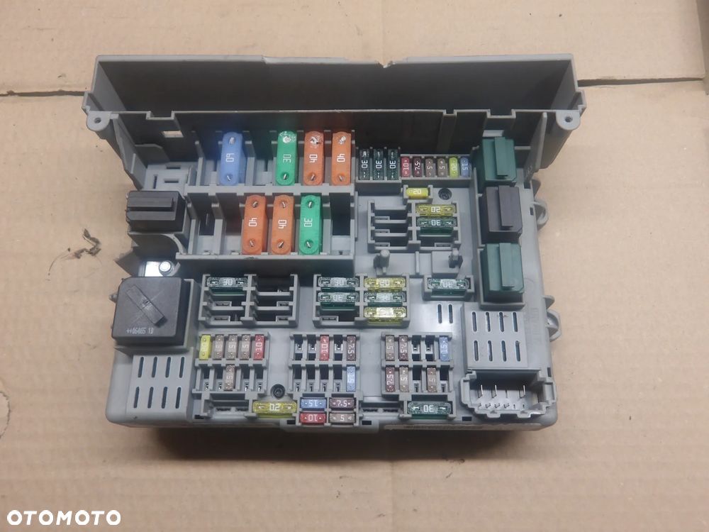 BMW E91 KOMBI 2.0D MODUŁ SKRZYNKA BEZPIECZNIKÓW 6906622 - 1