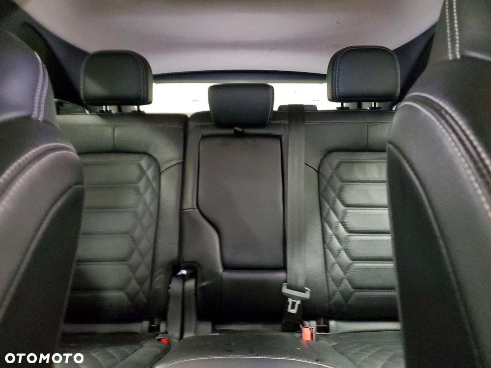 Ford Kuga 2.5 Duratec FHEV 4x4 TITANIUM - 8