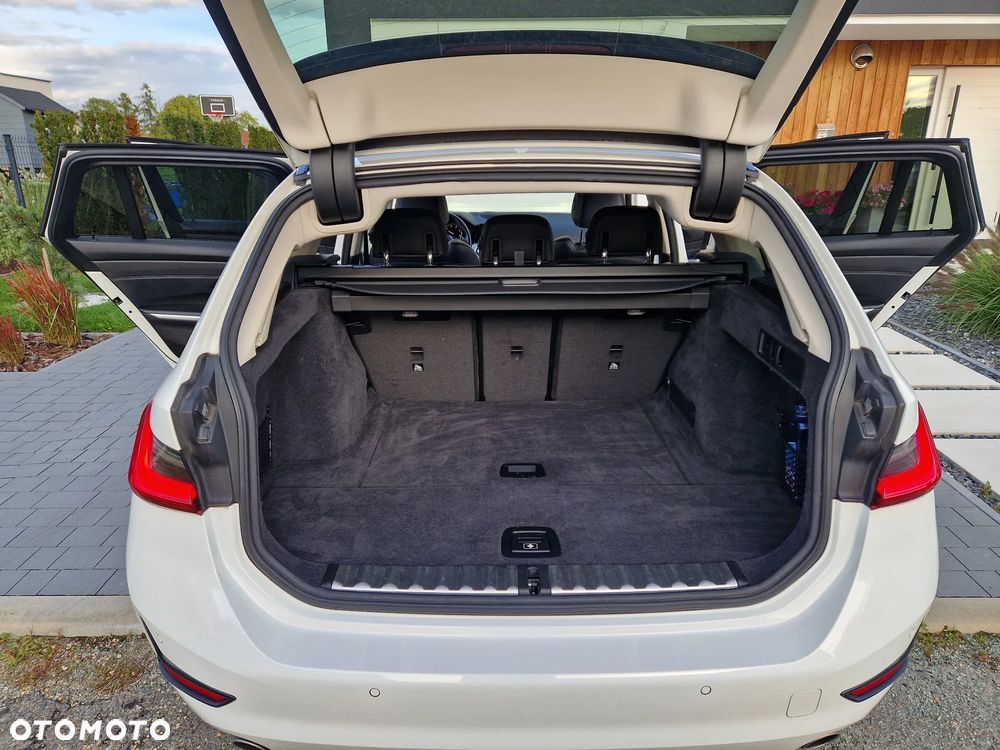 BMW Seria 3 318d Sport Line - 11