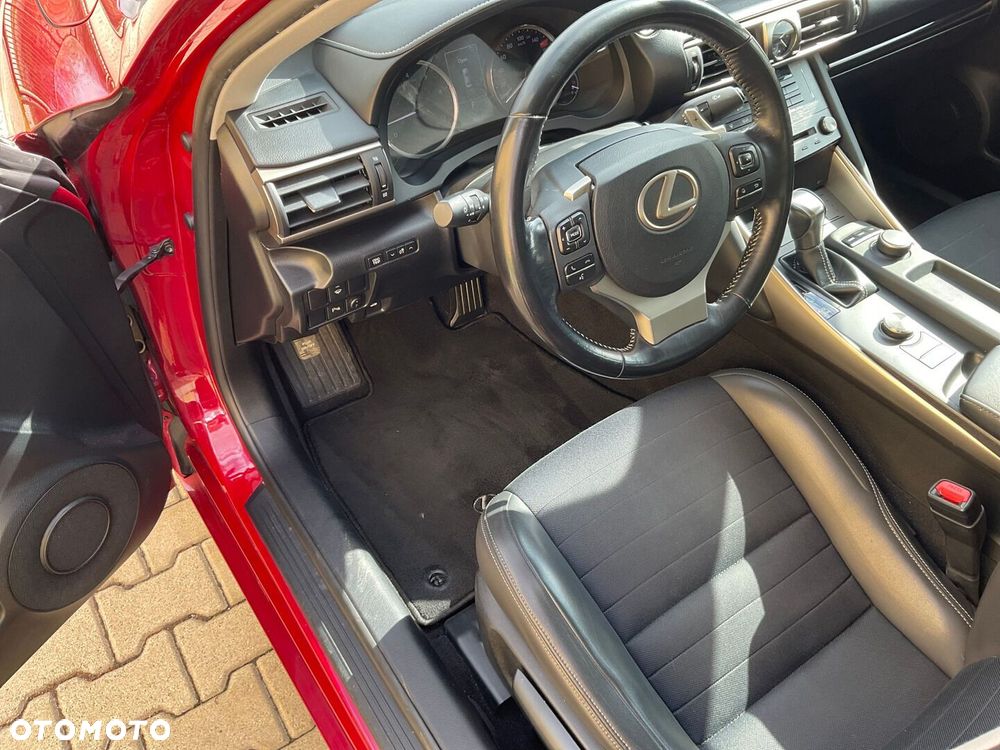 Lexus IS 200t Elegance - 19