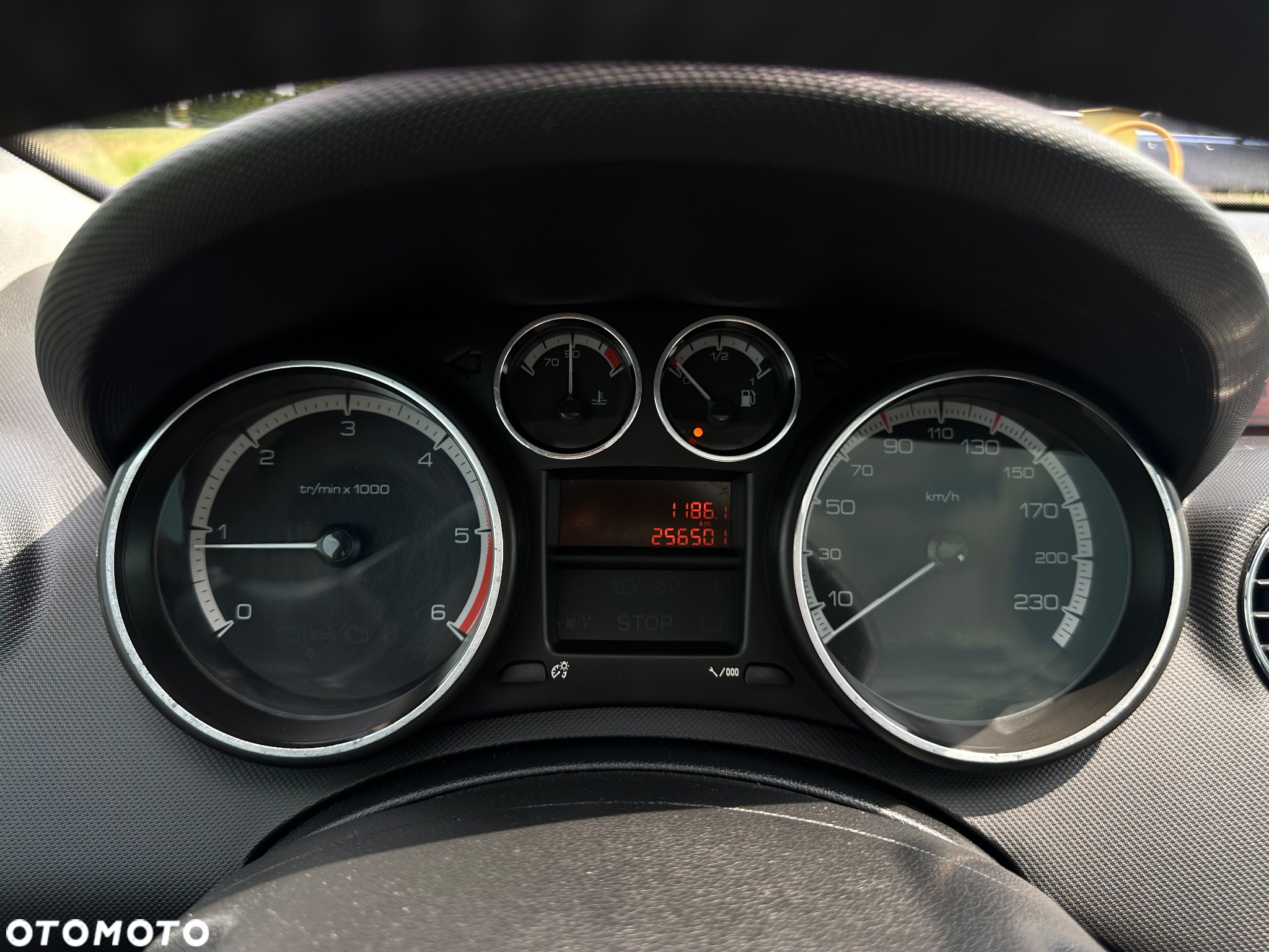 Peugeot 308 HDi FAP 110 Premium - 11