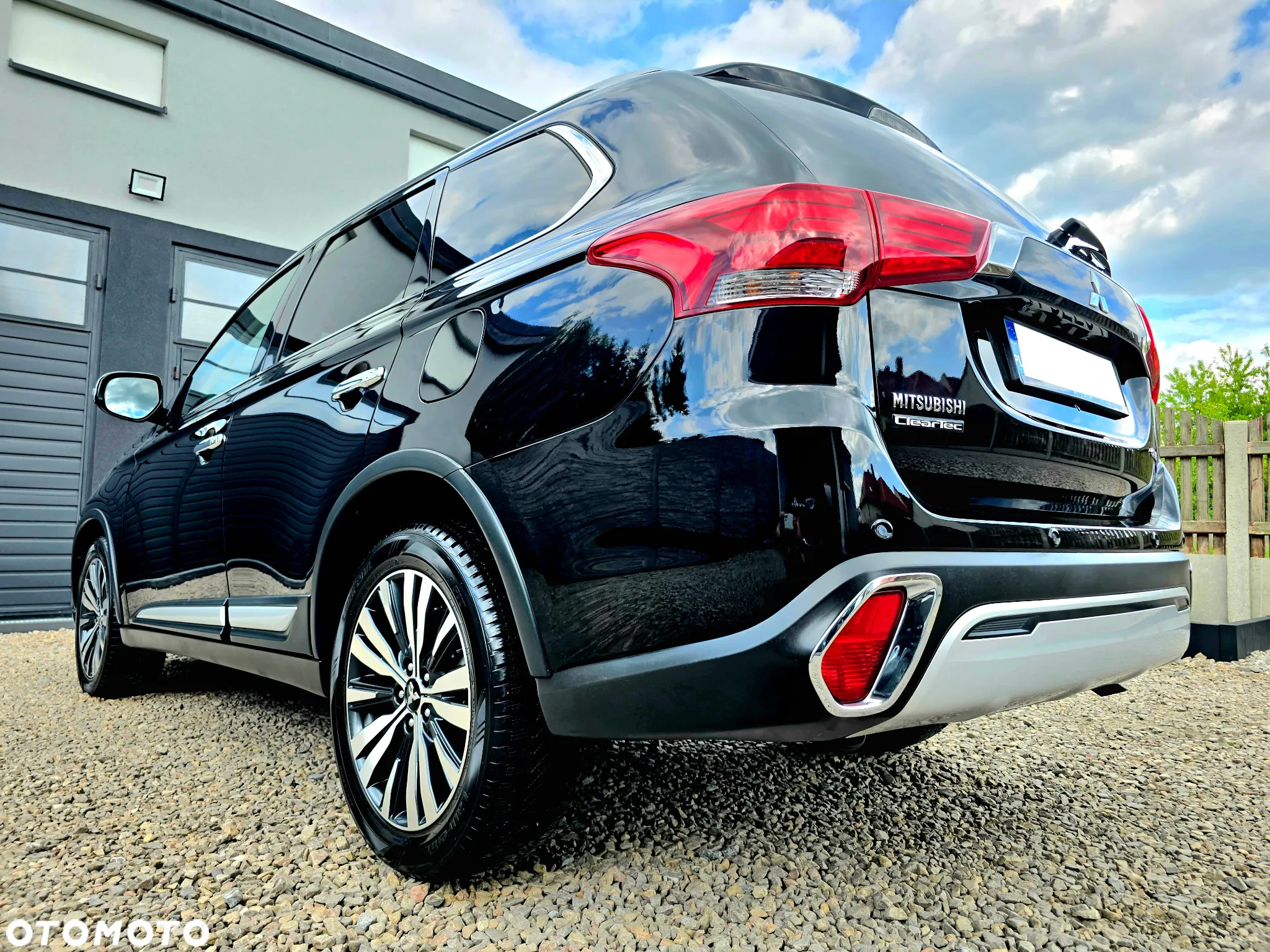 Mitsubishi Outlander 2.0 Instyle + 4WD CVT - 12