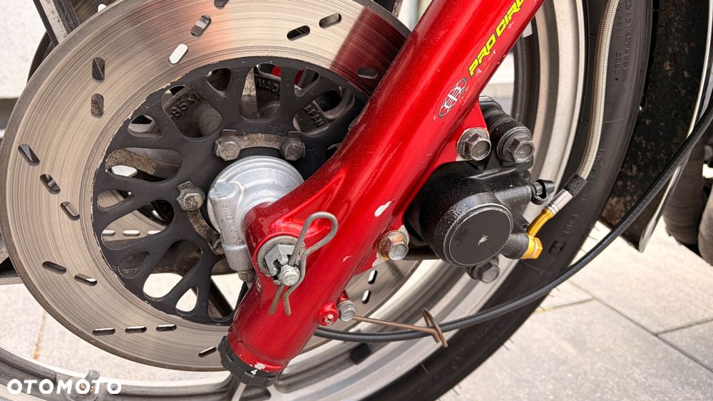 Suzuki GSX - 14