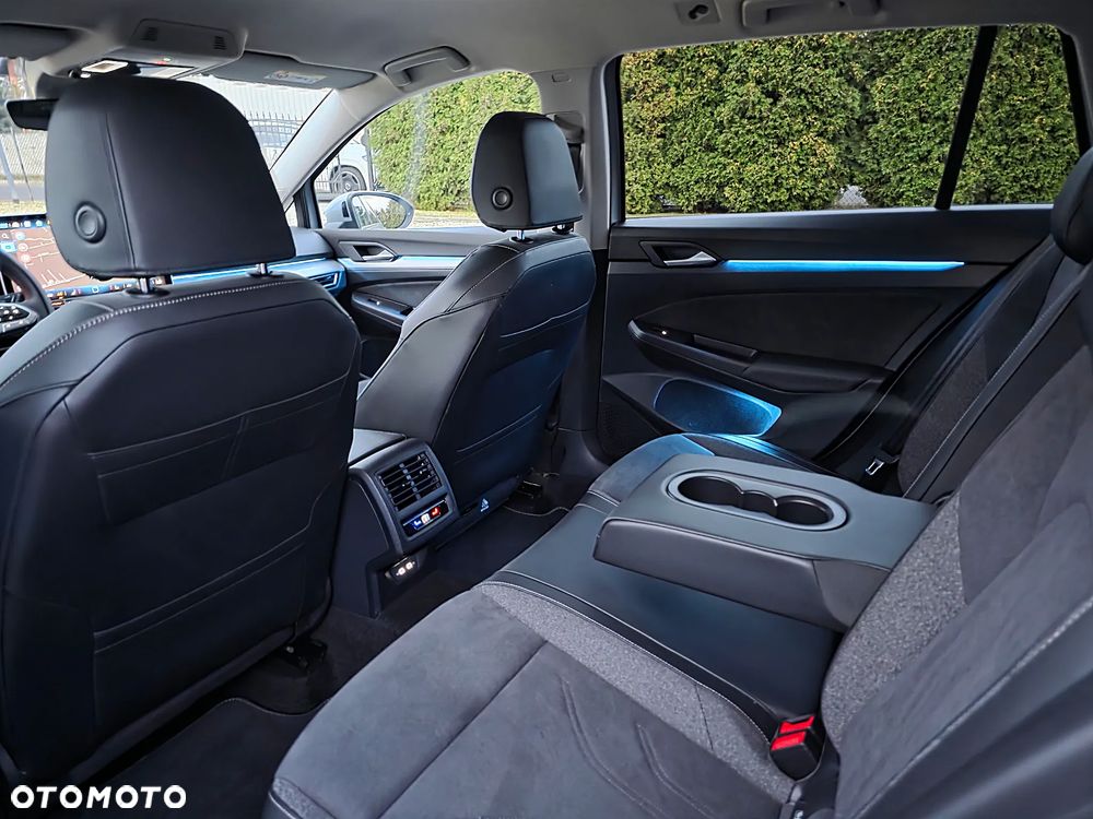 Volkswagen Golf 1.5 eTSI OPF DSG Style - 17