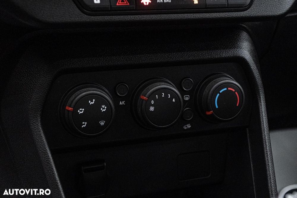 Dacia Logan TCe 90 MT6 Prestige - 12