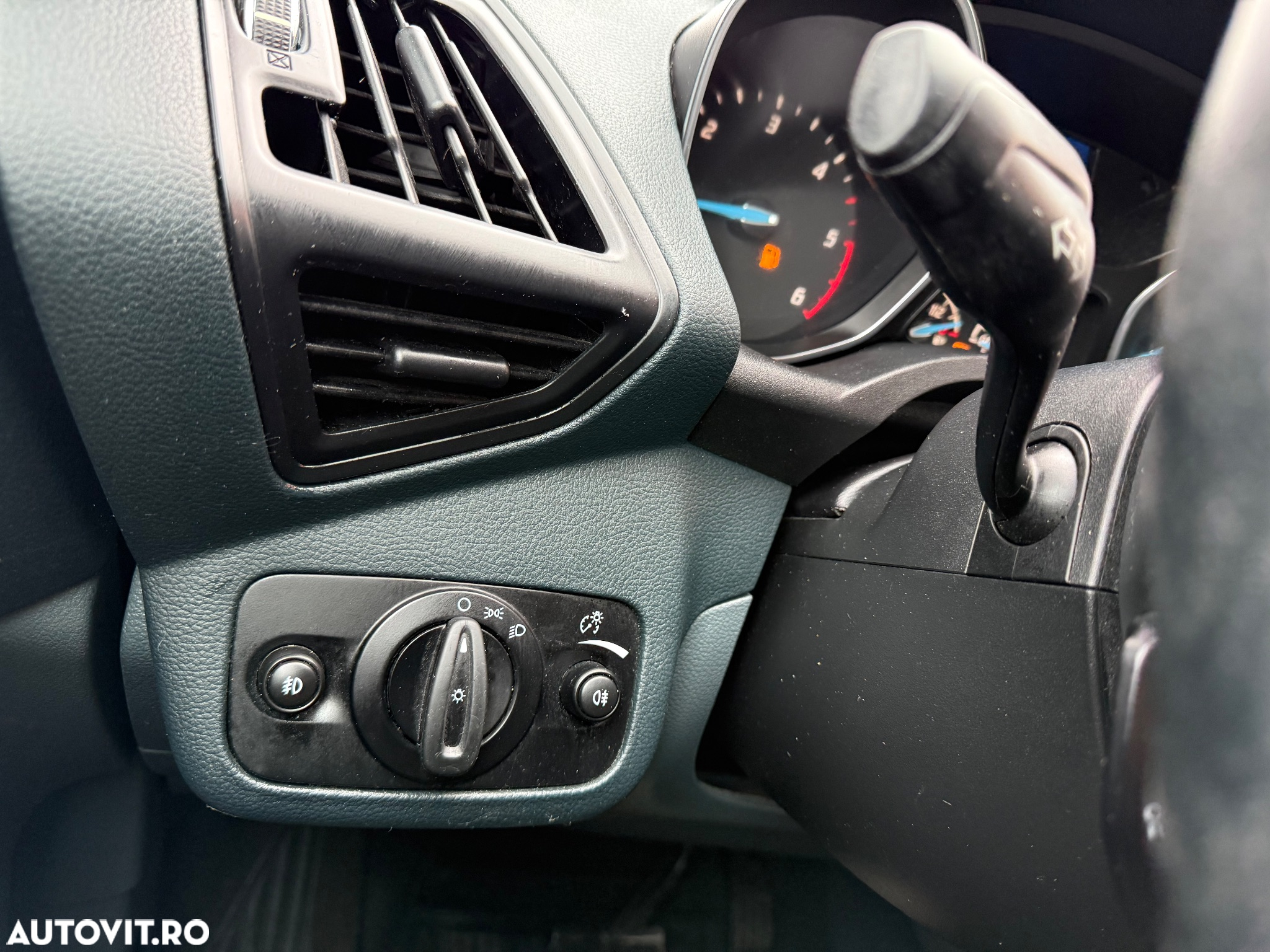 Ford Grand C-Max - 32
