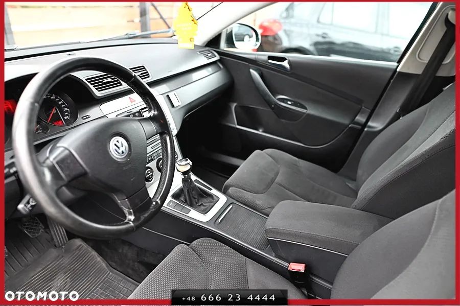 Volkswagen Passat 2.0 TDI DPF BlueMotion Technology Comfortline - 18