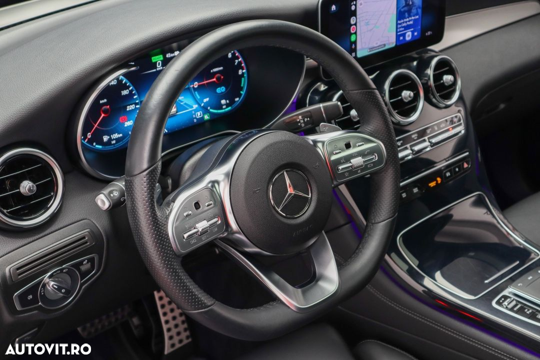 Mercedes-Benz GLC 300 e 4Matic 9G-TRONIC AMG Line Plus - 31