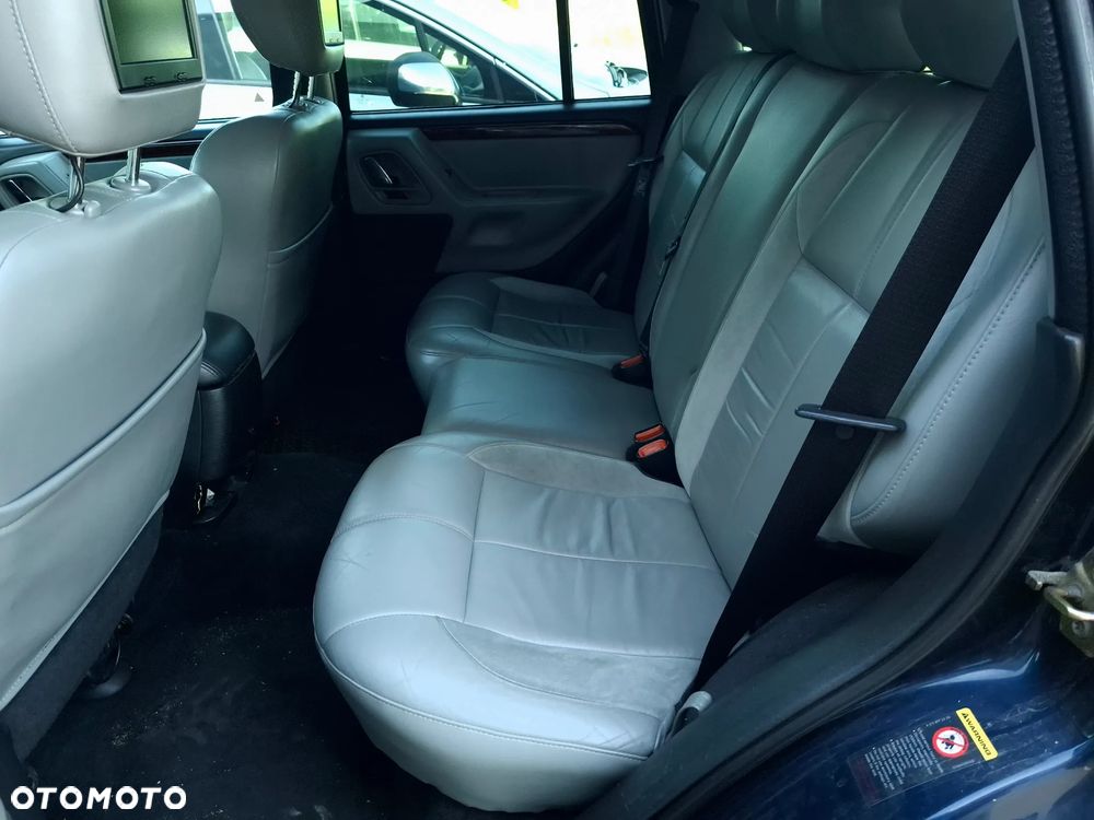 Jeep Grand Cherokee - 22