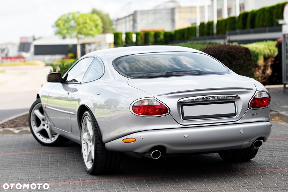 Jaguar XK8 - 12