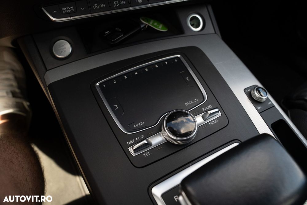 Audi Q5 35 TDI quattro S tronic design - 12