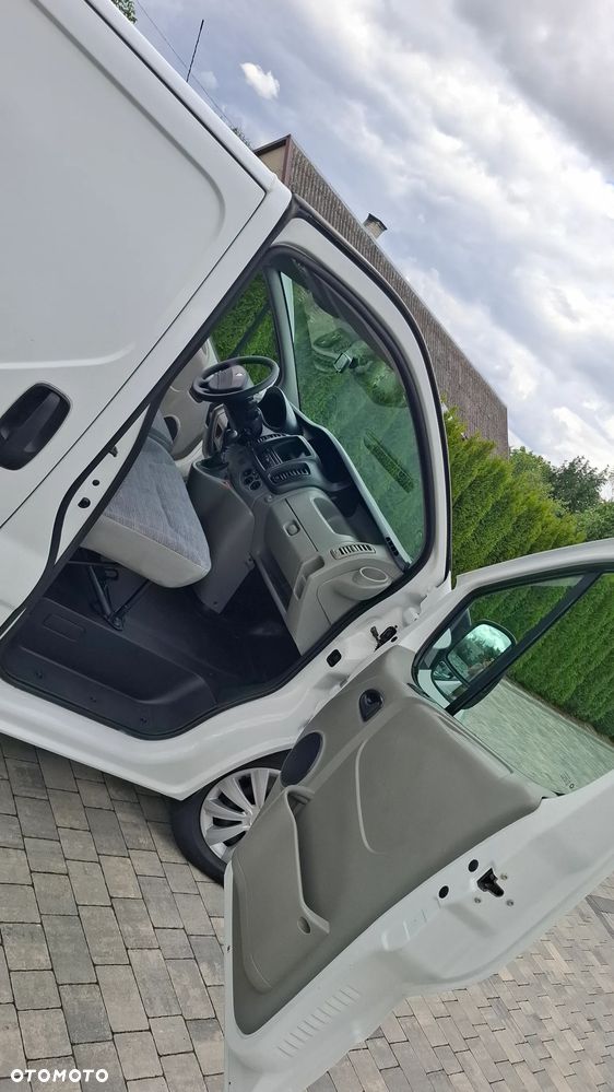 Renault Trafic - 23