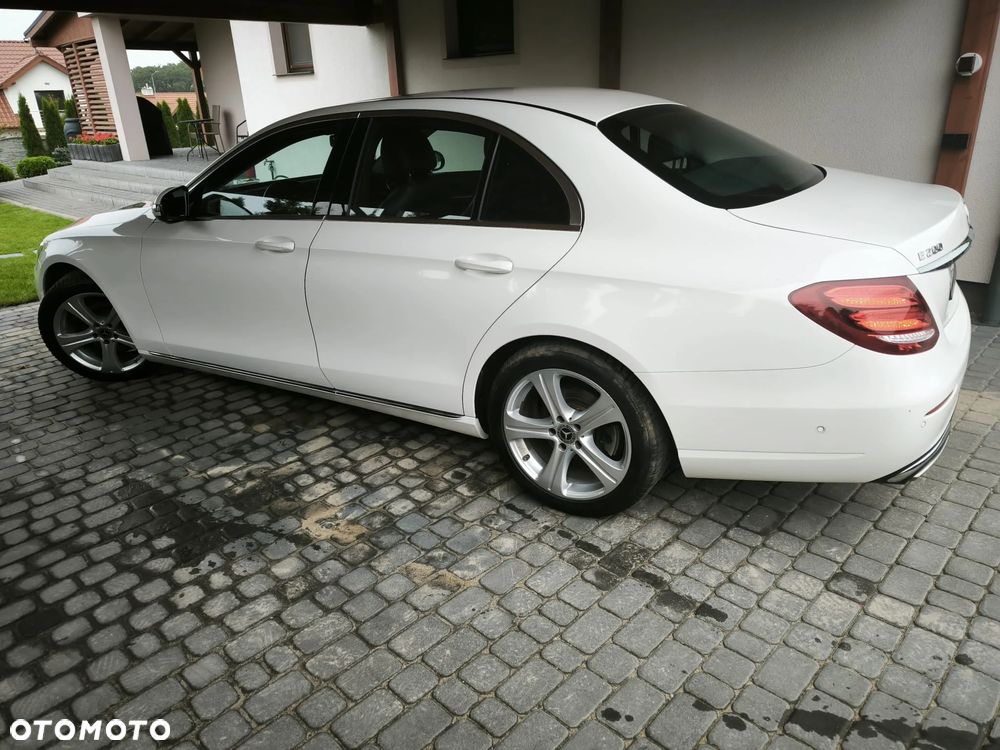 Mercedes-Benz Klasa E 200 4-Matic 9G-TRONIC - 9