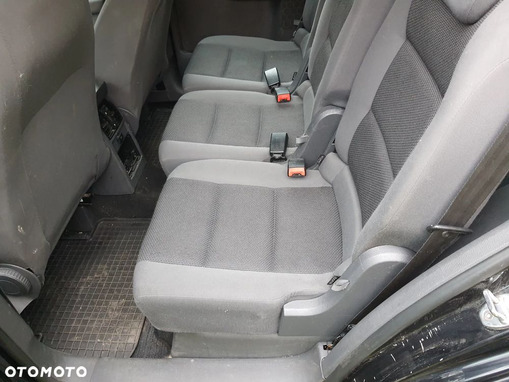 Volkswagen Touran 1.6 TDI DPF BlueMotion Technology Comfortline - 20