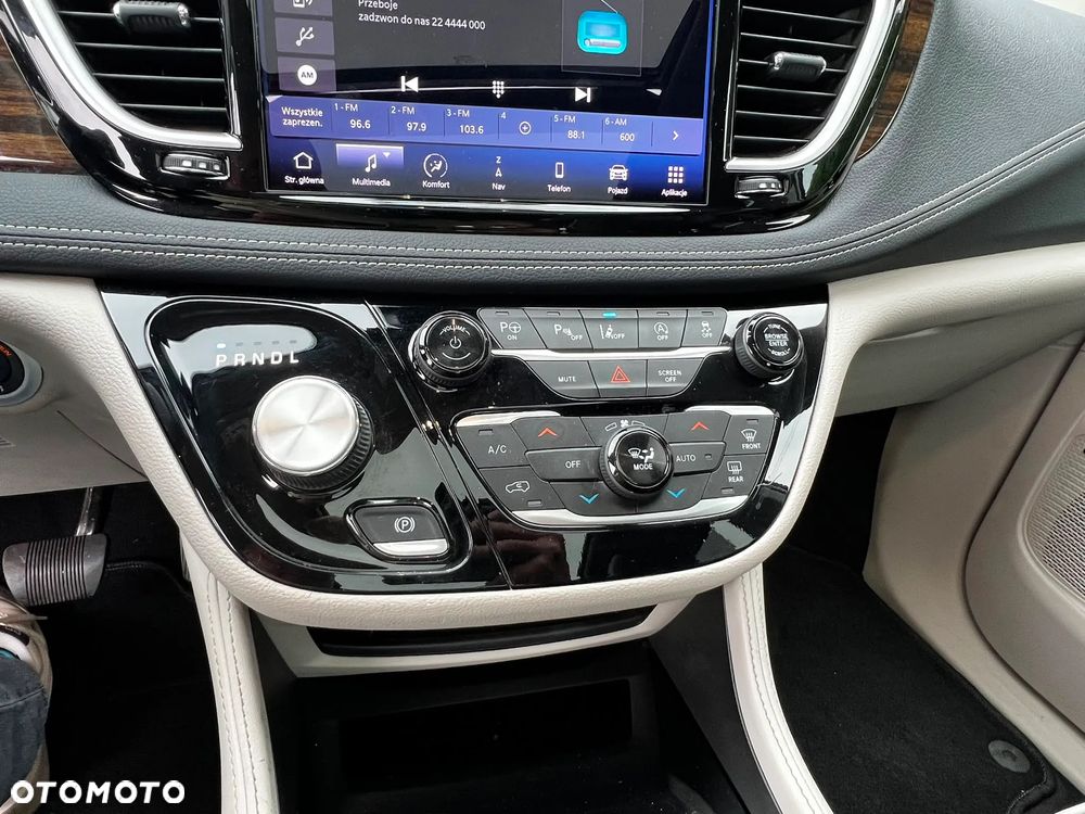 Chrysler Pacifica - 7