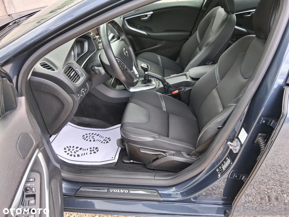 Volvo V40 D2 Inscription - 14