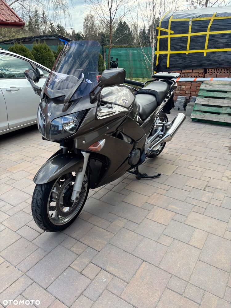 Yamaha FJR - 16