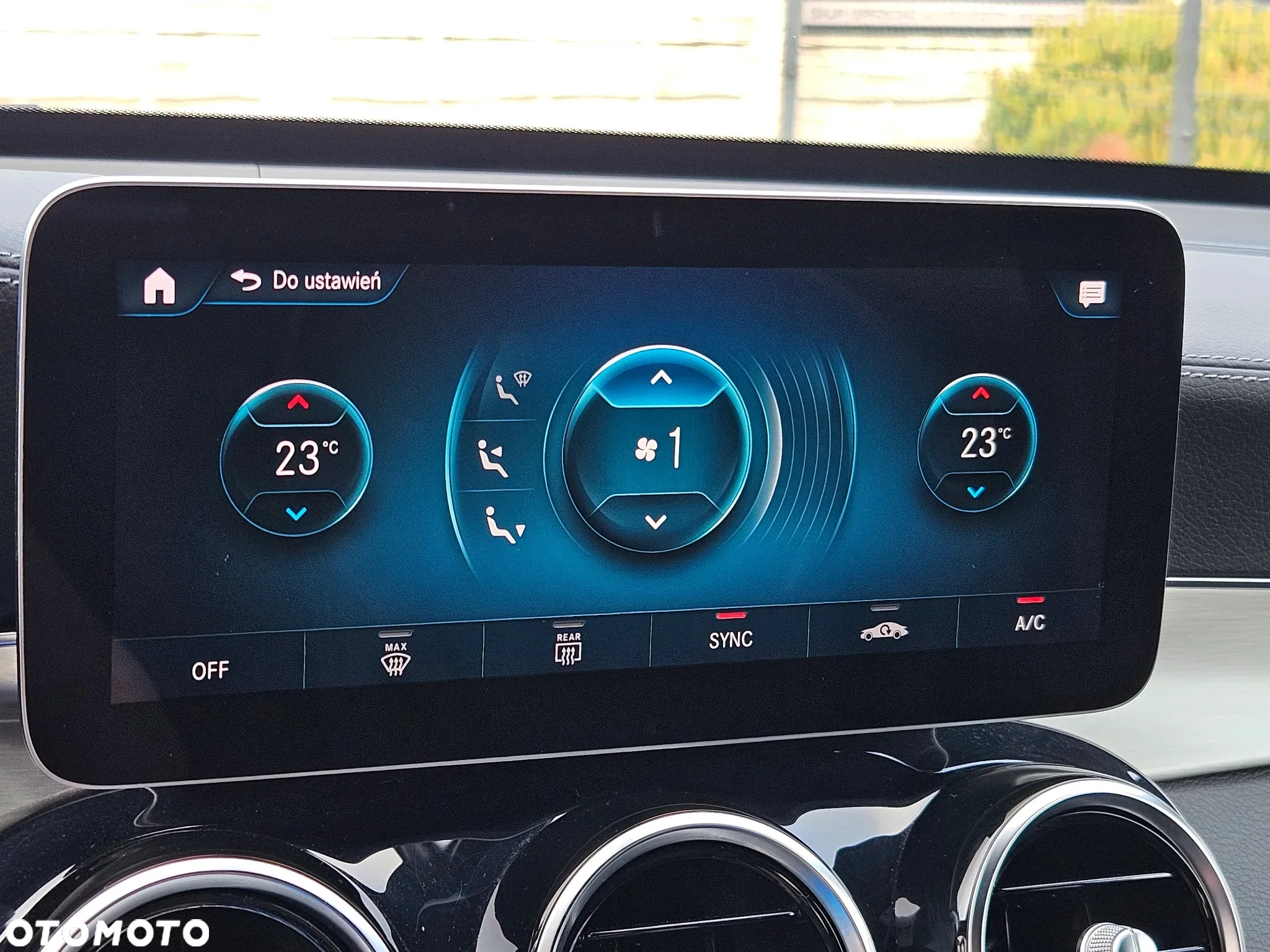 Mercedes-Benz GLC - 33