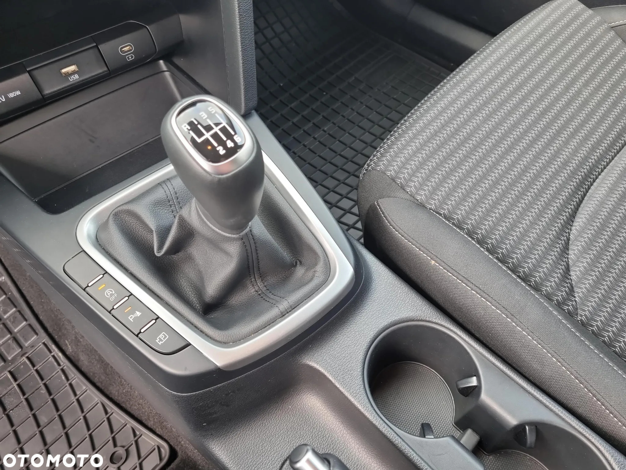 Kia XCeed 1.5 T-GDI M - 15