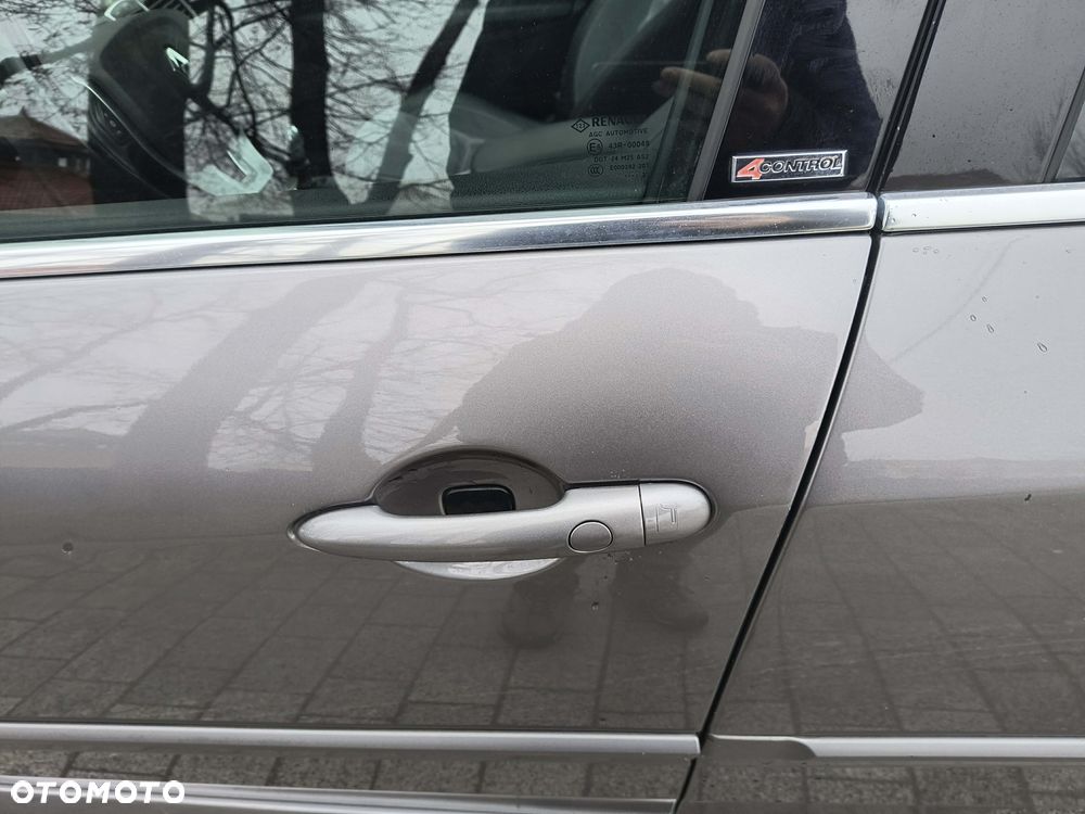 Renault Laguna dCi 180 FAP Initiale - 12