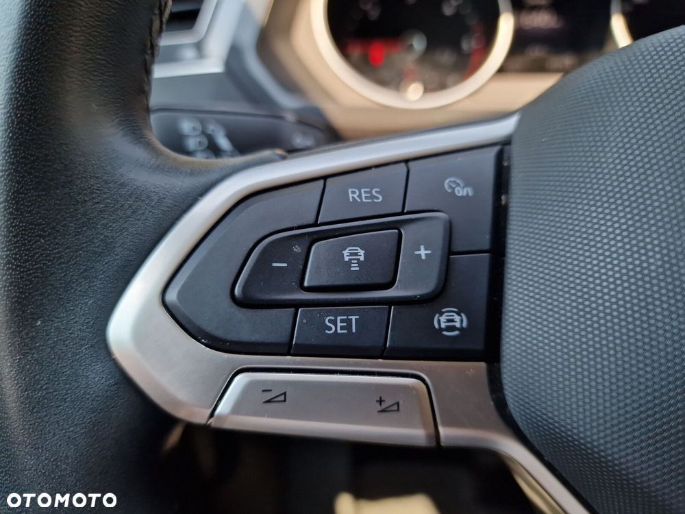 Volkswagen Tiguan - 32